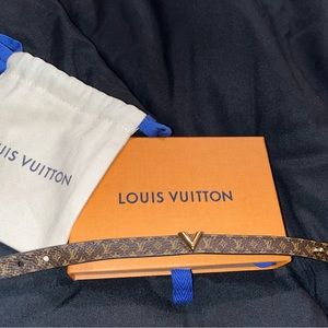 Authentic Louis Vuitton Essential V Bracelet